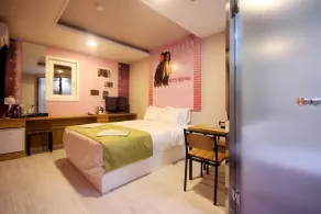 Yeongju Hotel W - Image 1