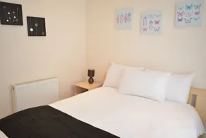 Newbury Serviced Apartments - Image 2
