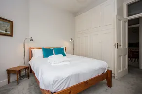 3 Bedroom Apartment by Battersea Park - Image 5