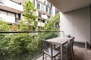 ZACH, 1BDR St.Kilda Apartment - Image 3