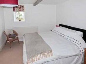 Knowle Lodge - Image 2