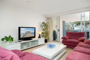 Beach House on Suttons - Image 2