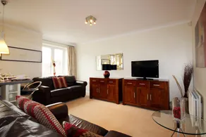 Berkshire Rooms Gray Place - Image 5