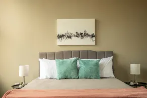 FRONTDESK East 8 Loft Apts Downtown Cincinnati - Image 3