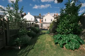 Fantastic 2BD Holiday Cottage West Sussex - Image 2