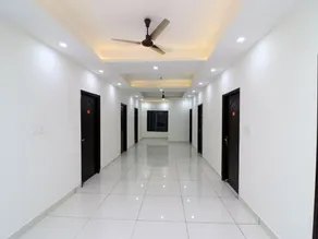 Hotel Redstone by OYO Rooms - Image 5