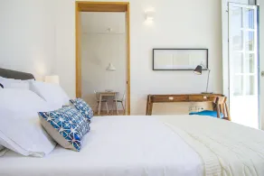 Liiiving in Porto | Blue Flower Apartment - Image 3