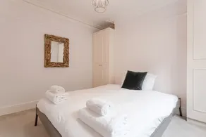 Apartment In Camden Accommodates 4 - Image 3