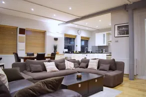 Spacious Ideal Loft in Heart of Hackney - Image 5