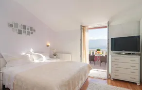 Awesome Home in Dugopolje With 4 Bedrooms, Wifi and Outdoor Swimming Pool - Image 5