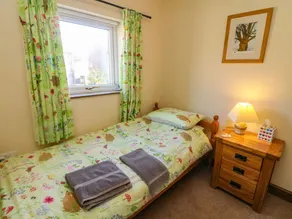 Bytheway Cottage - Image 5