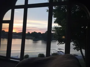 Lakefront Paradise - Image 3