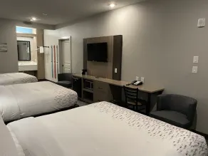 Hotel Solara Hobby Airport - Image 2