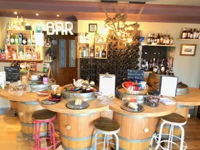 Crossvilla Guest House & Tea Room - Image 2