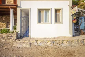 Seaside House With Refreshing View in Gumusluk - Image 3