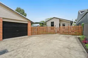 Newcastle Short Stay Apartments - Glebe Road Adamstown - Image 5