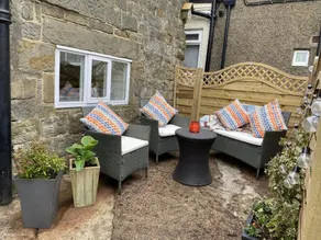 Host & Stay - Oakdene - Image 3