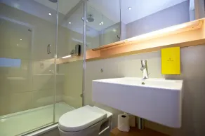 Staycity Aparthotels London Heathrow - Image 3