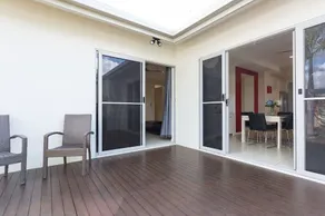Cairns Beaches Home Marina View Sleeps 12 - Image 4