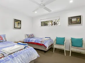 Noosa Heads Beach Getaway - Unit 3 Yaringa, 29 Noosa Drive - Image 3