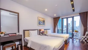 Sake Hotel - Image 5