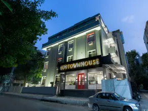 Oyo Townhouse 023 Cr Park - Image 3