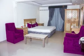 Almakan Hotel 107 - Image 3