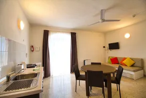 Mavina Hotel & Apartments - Image 3