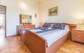 Beautiful Home in Pula With Wifi and 2 Bedrooms - Image 5