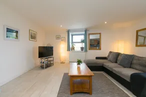 Ark Flats Apartment - Spacious and Modern - Image 4