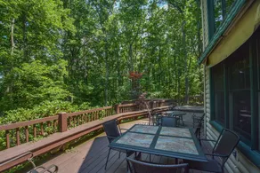 Swimming Bear Lodge - Image 5