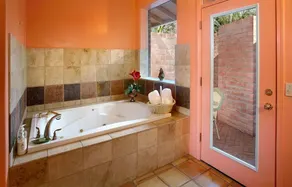 Cactus Cove Bed and Breakfast Inn - Image 4