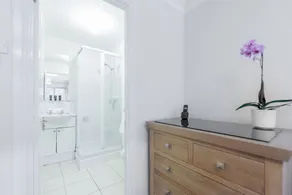 Roomspace Apartments -Sabin Gates - Image 5