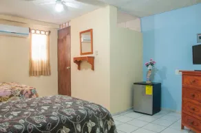 Hotel Y Suites Continental - Image 5