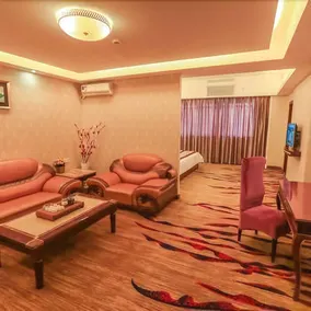 Joy In Holiday Hotel - Image 3