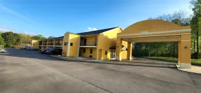 Budgetel Inn & Suites Scottsboro - Image 3