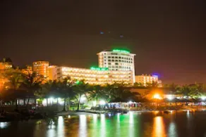 Grand Halong Hotel - Image 4