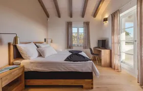 Beautiful Home in Babudri With 5 Bedrooms, Wifi and Outdoor Swimming Pool - Image 2