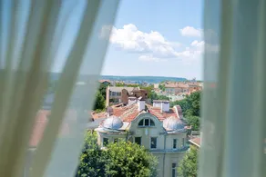 Sunny Apartment in the Centre of Varna - Image 5