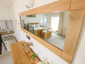 Garden Cottage - Image 3