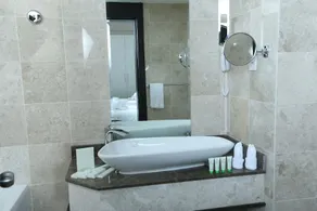 Victoria Hotel - Image 2