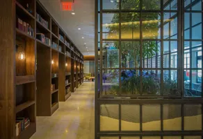 Global Luxury Suites near Union Station - Image 3