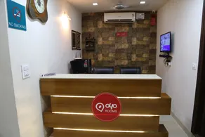Oyo 10940 Hotel Waves - Image 2