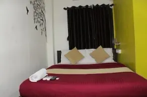 Hotel Saffron Inn - Image 2