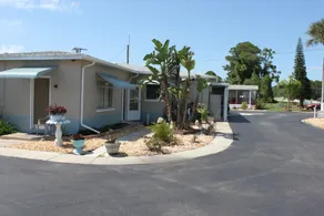 Carters Motel & Mobile Home Village - Image 2