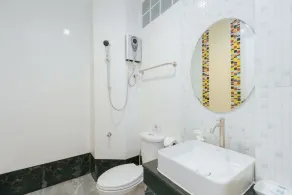 Baan Sutra Guesthouse - Image 2