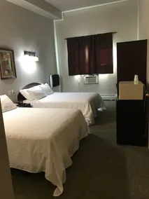 Warman Hotel - Image 3