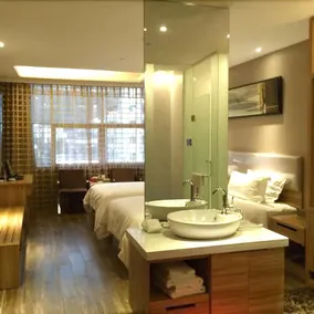 Guomao Hotel - Image 4