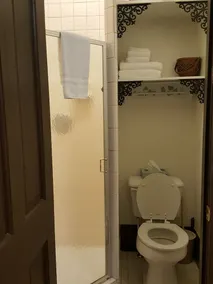 Columbiana Inn - Image 4