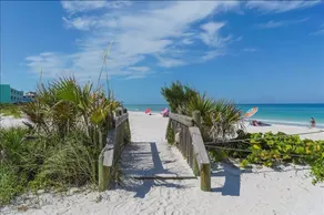 Agréable appartement en copropriété adapté aux familles avec piscine privée | Vue sur l'eau | Proche de la plage - Image 5